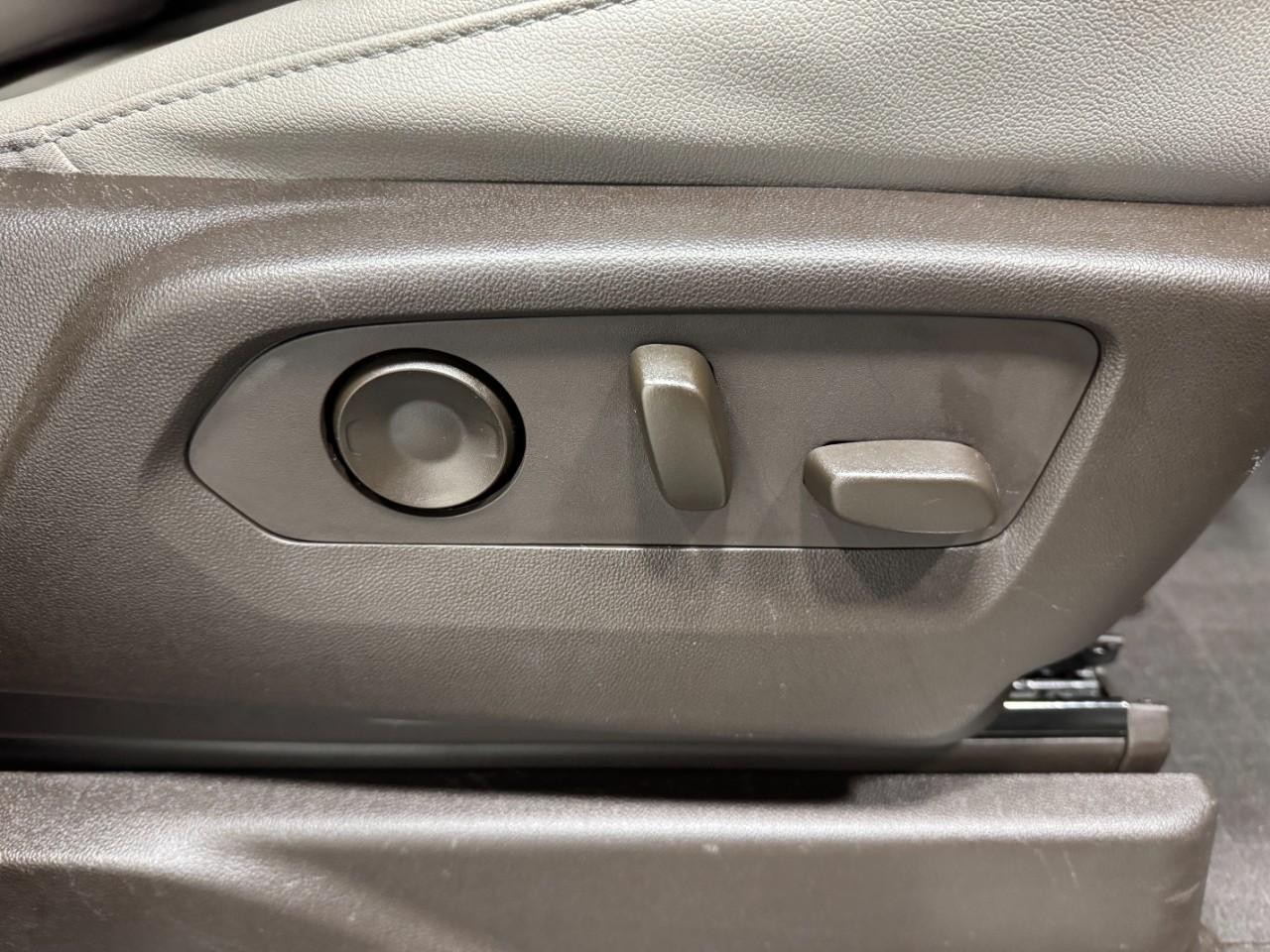 Chevrolet Tahoe Vehicle Full-screen Gallery Image 22