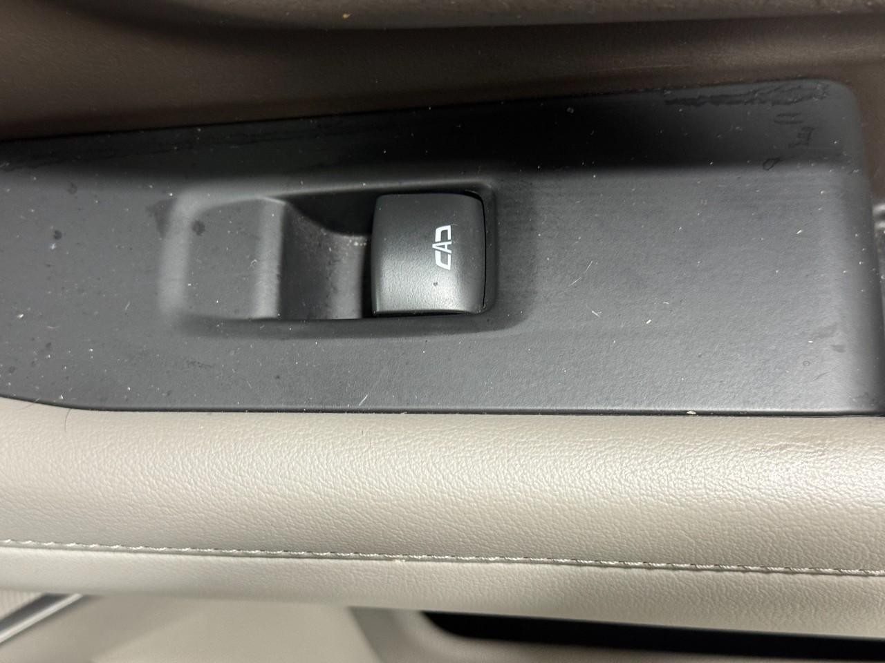 Chevrolet Tahoe Vehicle Full-screen Gallery Image 24