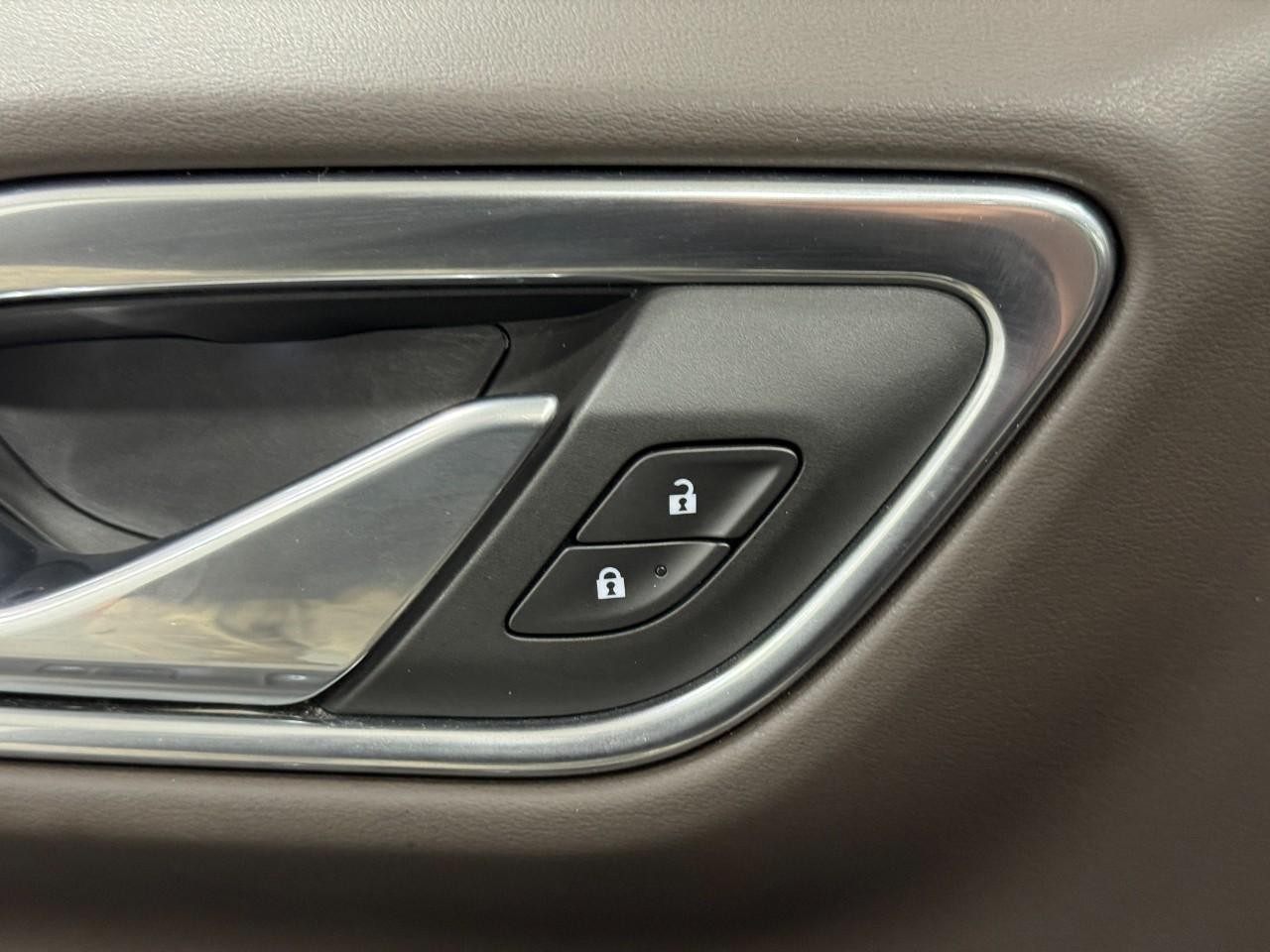 Chevrolet Tahoe Vehicle Full-screen Gallery Image 25