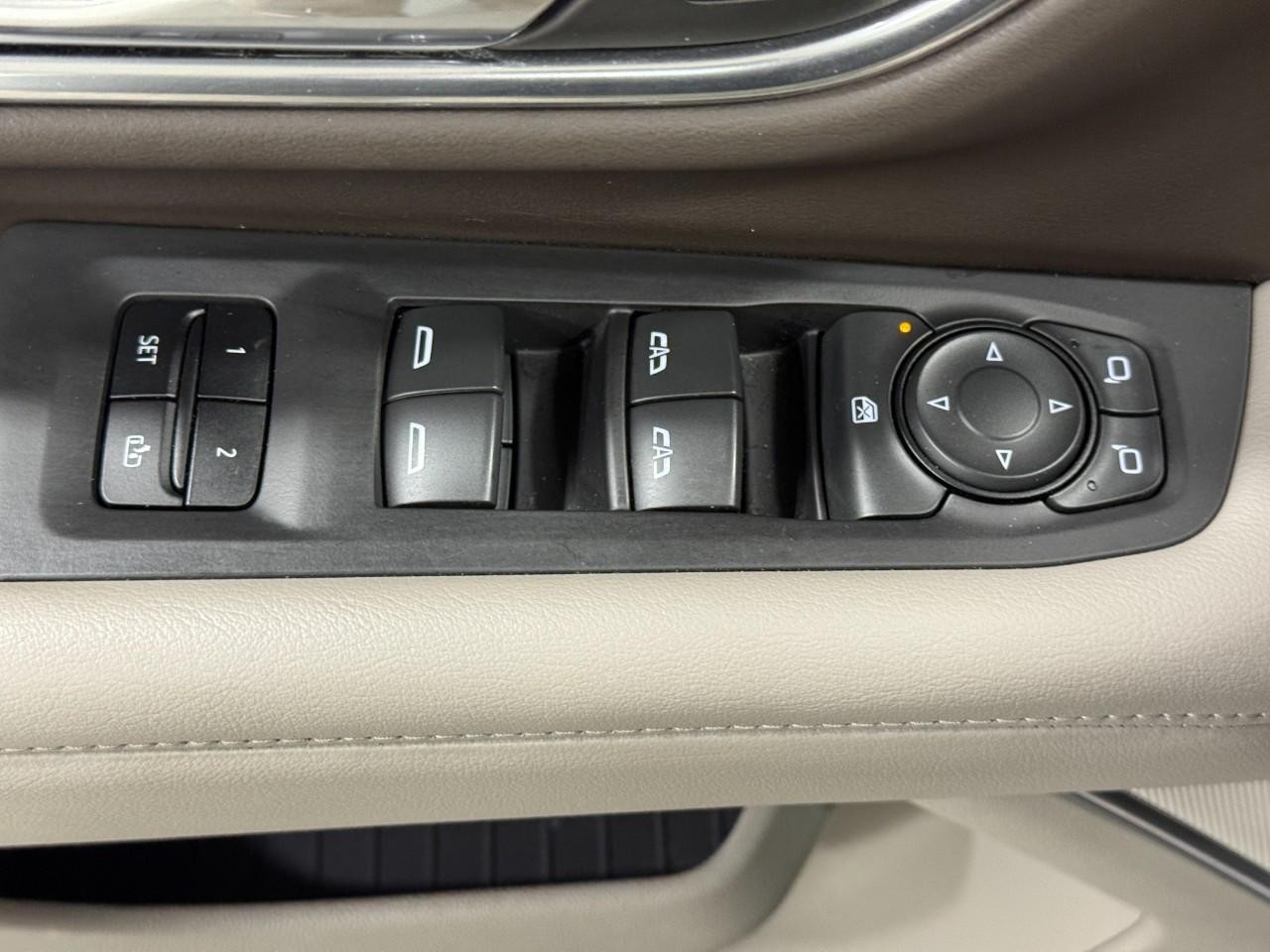 Chevrolet Tahoe Vehicle Full-screen Gallery Image 26