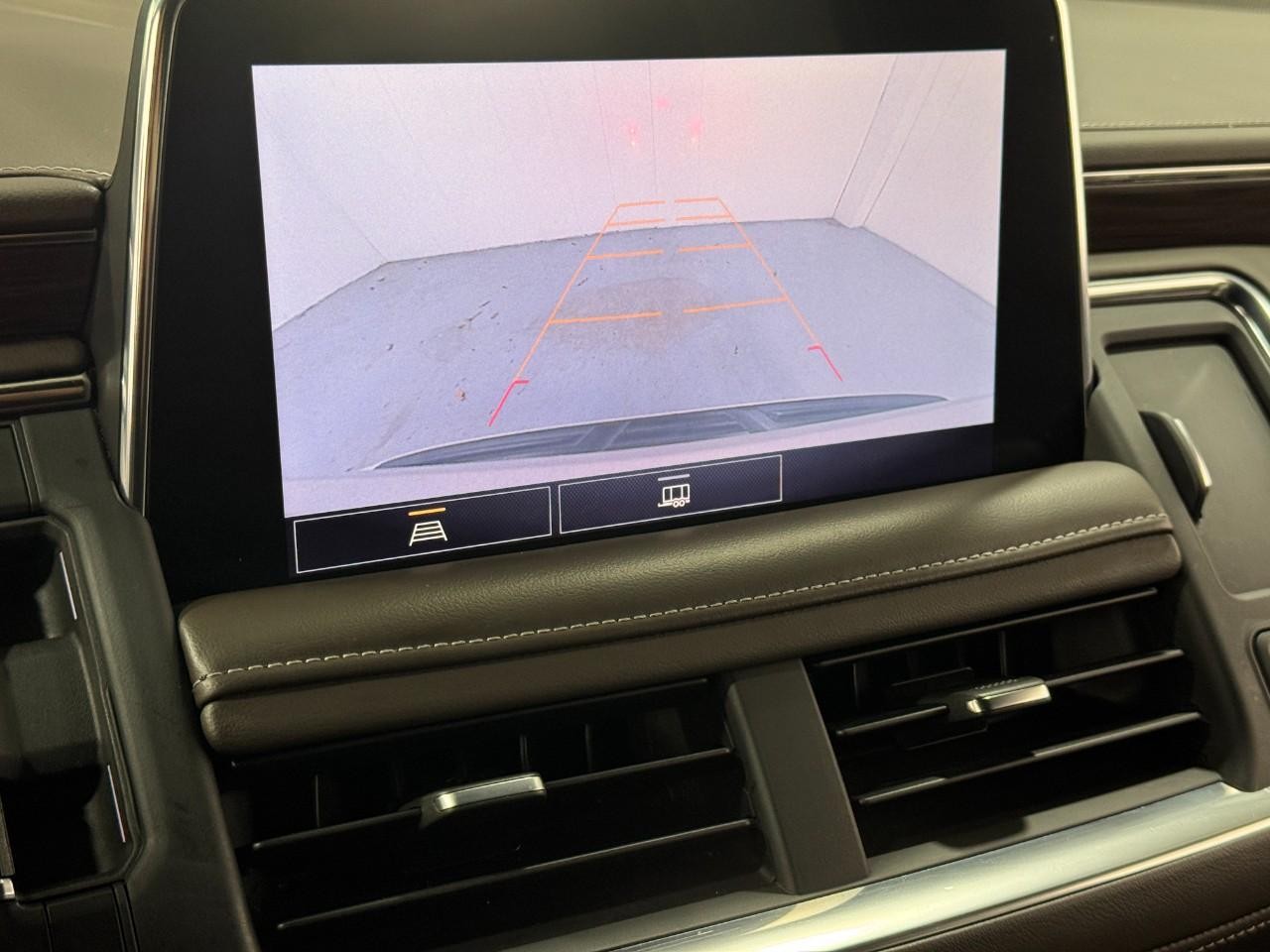 Chevrolet Tahoe Vehicle Full-screen Gallery Image 35