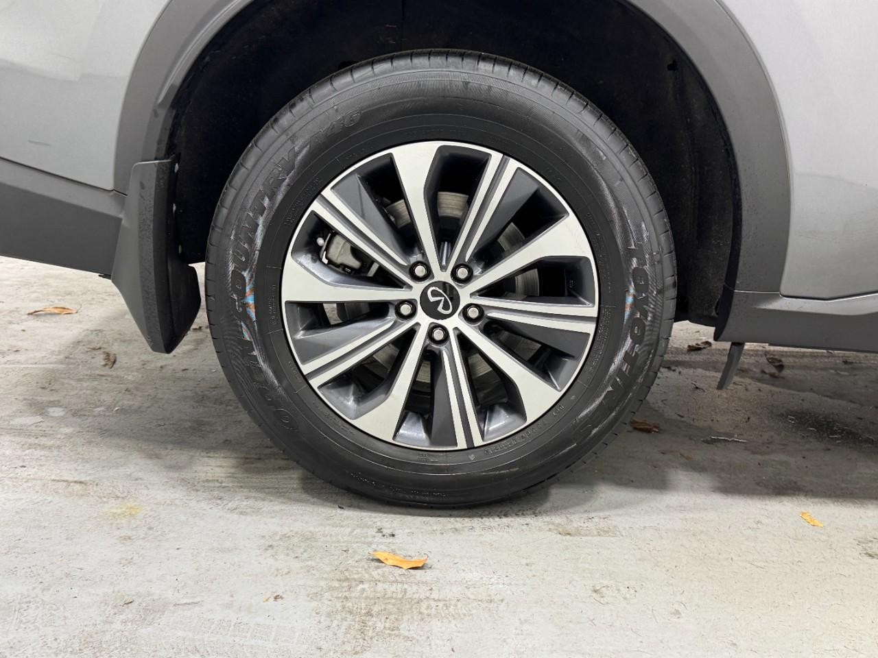 INFINITI QX60 Vehicle Full-screen Gallery Image 5