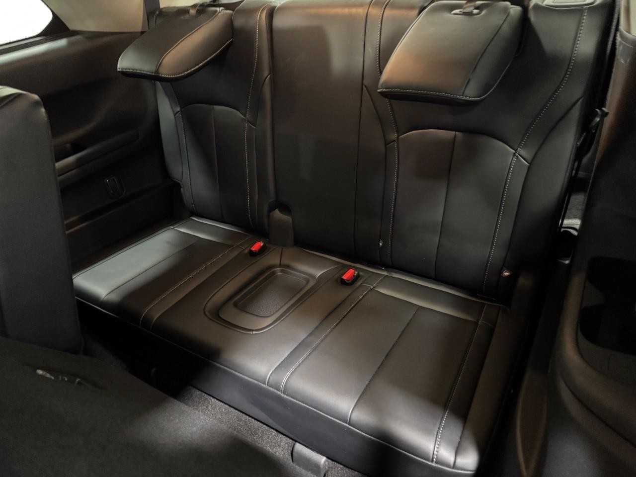 INFINITI QX60 Vehicle Full-screen Gallery Image 8