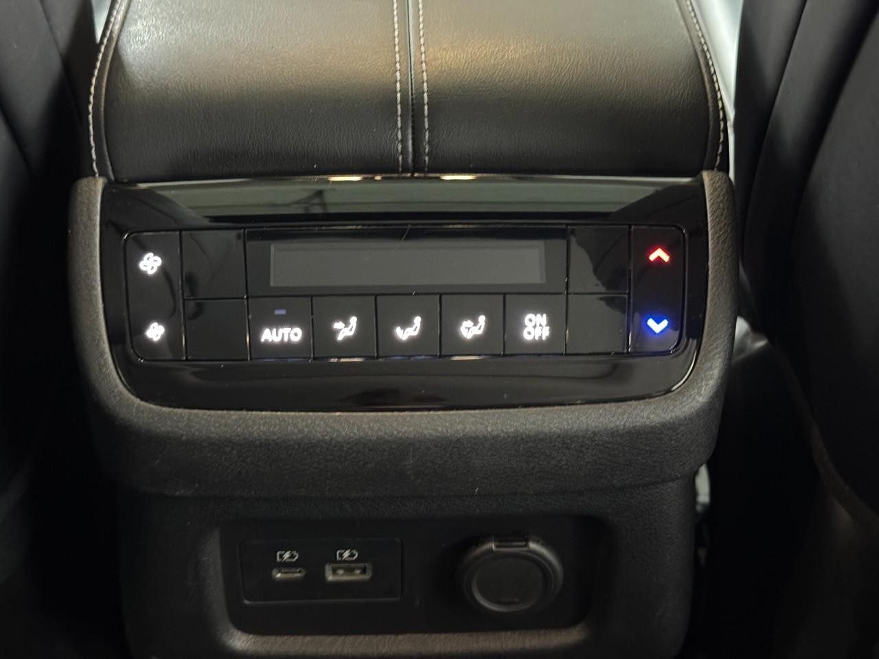 INFINITI QX60 Vehicle Full-screen Gallery Image 13