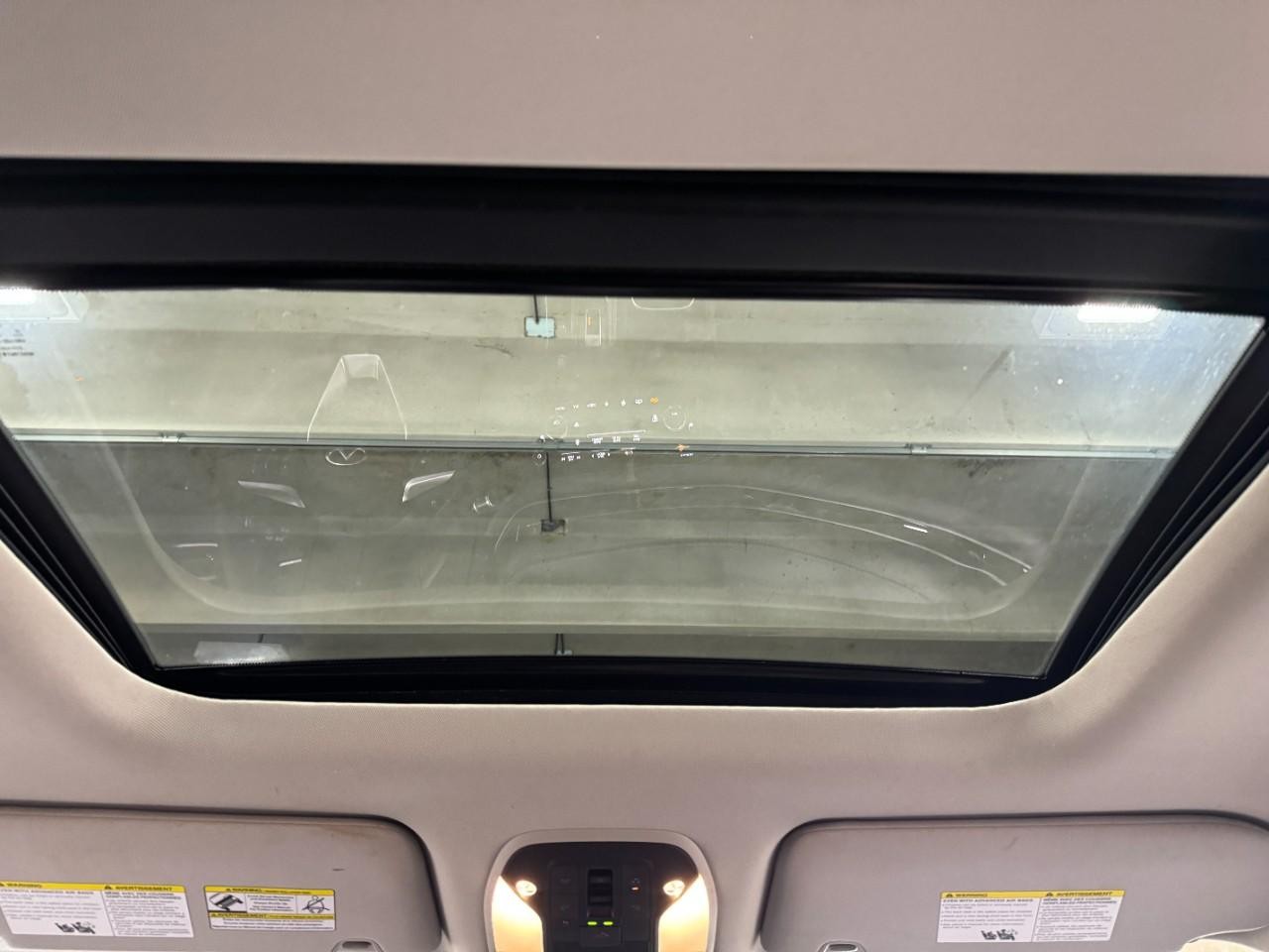 INFINITI QX60 Vehicle Full-screen Gallery Image 14