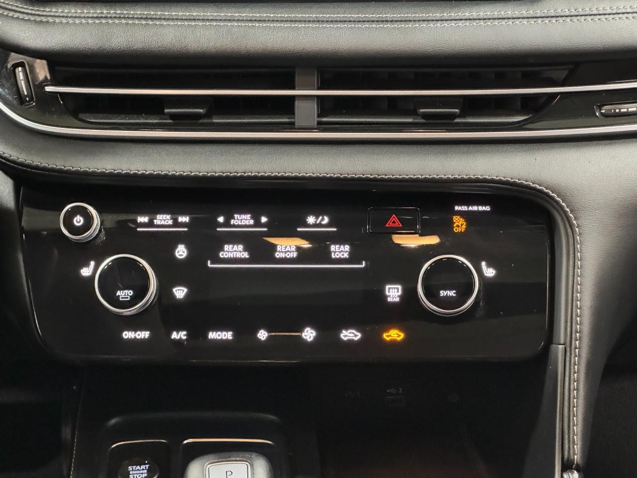 INFINITI QX60 Vehicle Full-screen Gallery Image 18