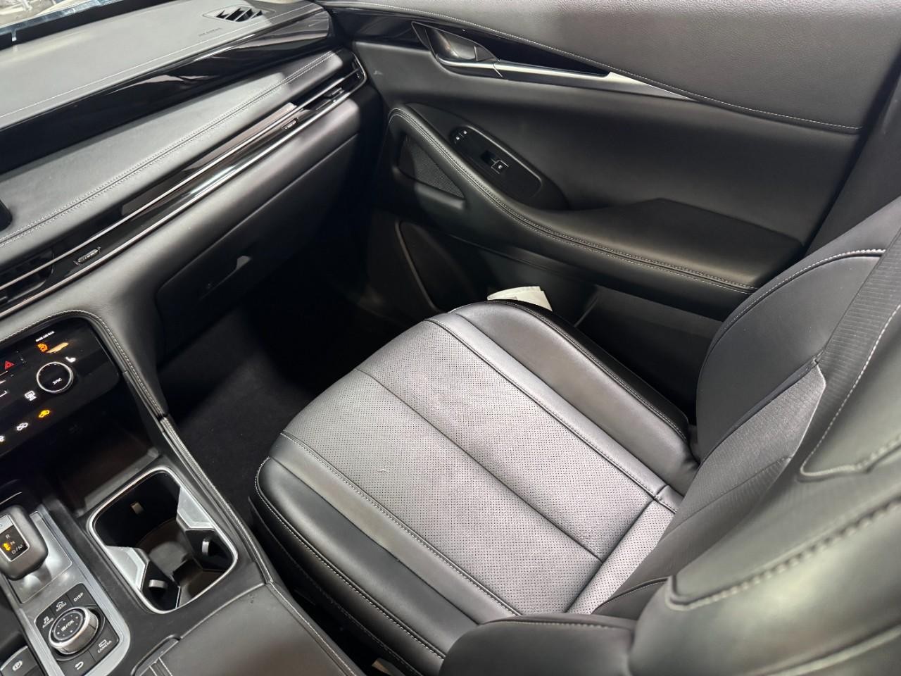 INFINITI QX60 Vehicle Full-screen Gallery Image 20