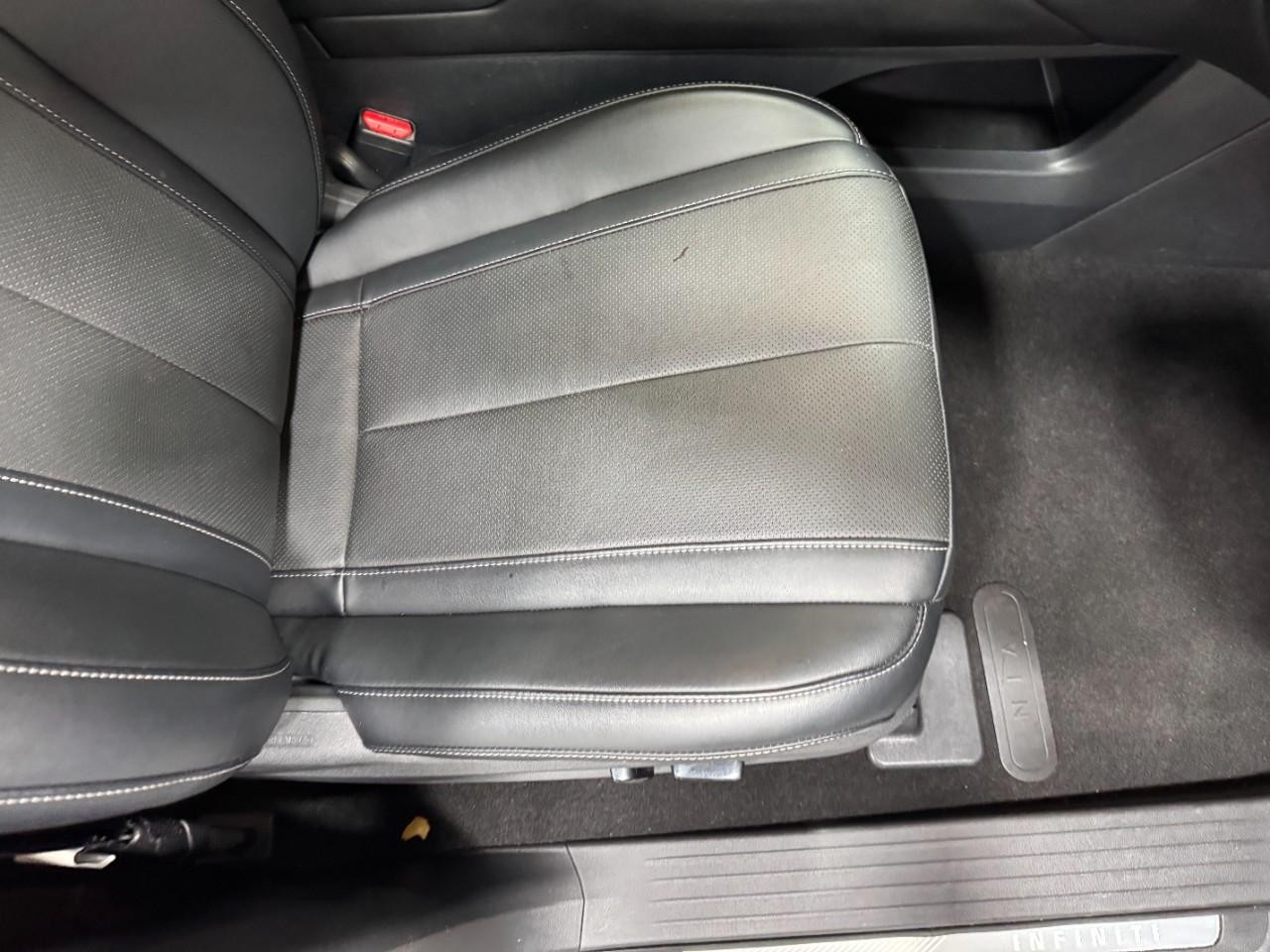 INFINITI QX60 Vehicle Full-screen Gallery Image 22