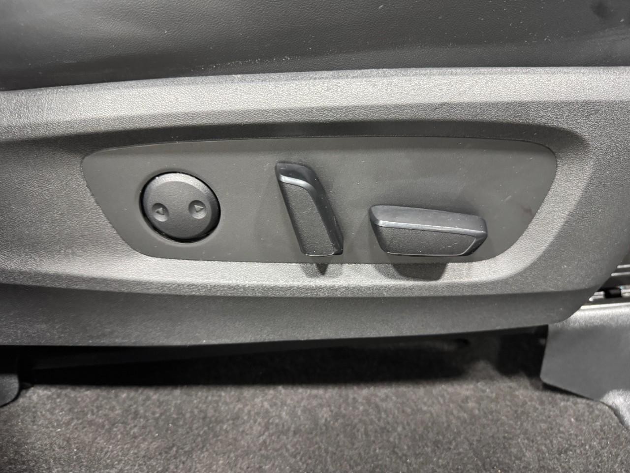 INFINITI QX60 Vehicle Full-screen Gallery Image 23