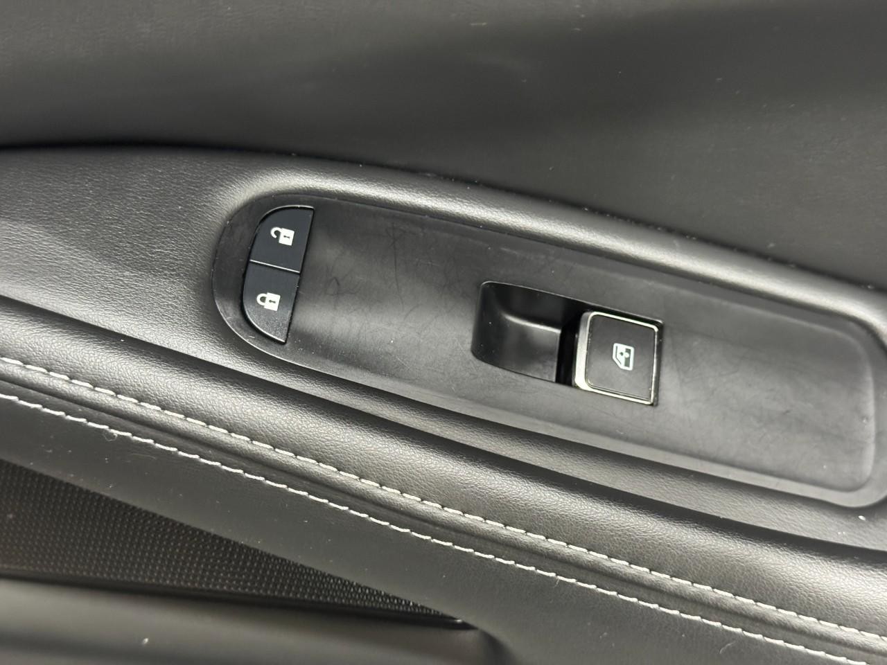 INFINITI QX60 Vehicle Full-screen Gallery Image 24