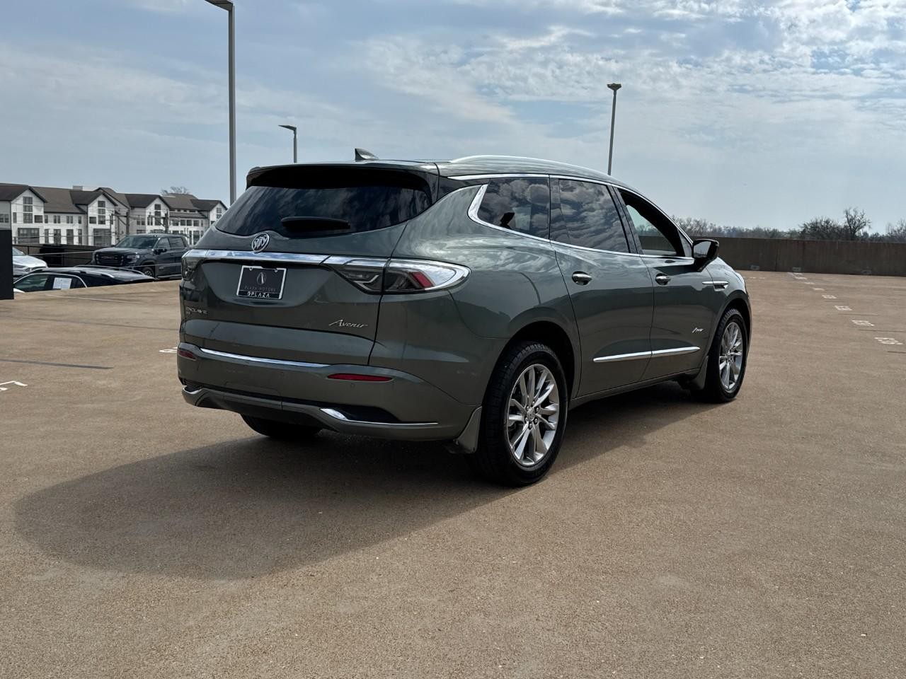 Buick Enclave Vehicle Full-screen Gallery Image 4