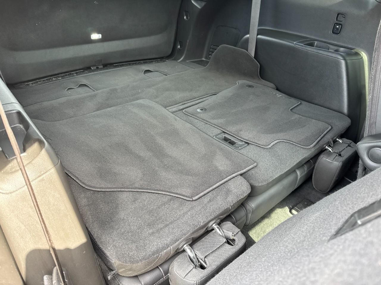 Buick Enclave Vehicle Full-screen Gallery Image 11