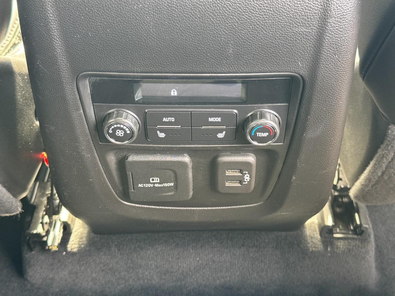 Buick Enclave Vehicle Full-screen Gallery Image 13