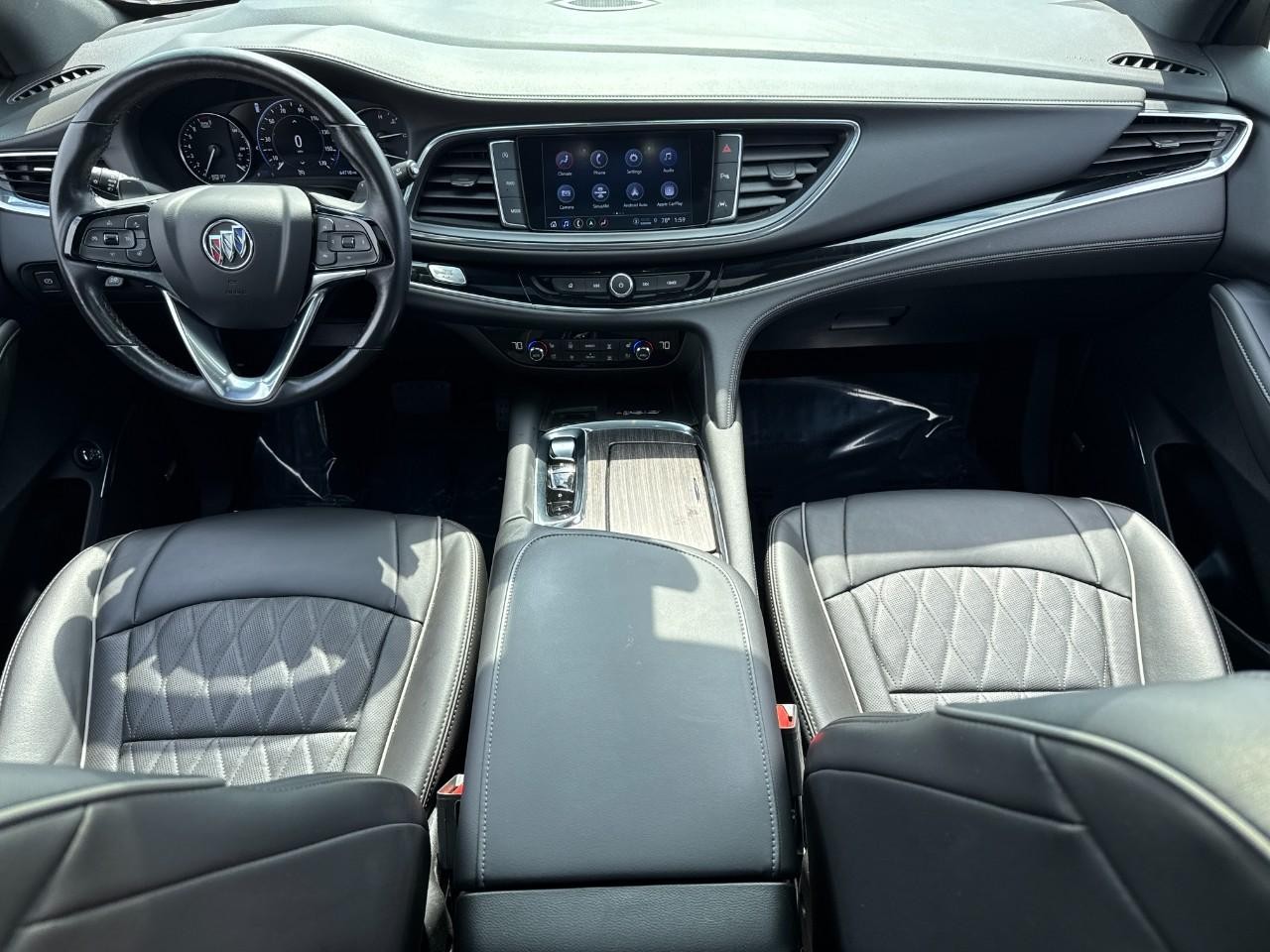 Buick Enclave Vehicle Full-screen Gallery Image 15
