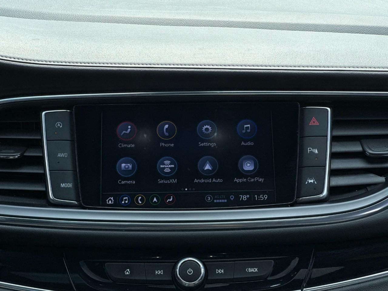 Buick Enclave Vehicle Full-screen Gallery Image 17