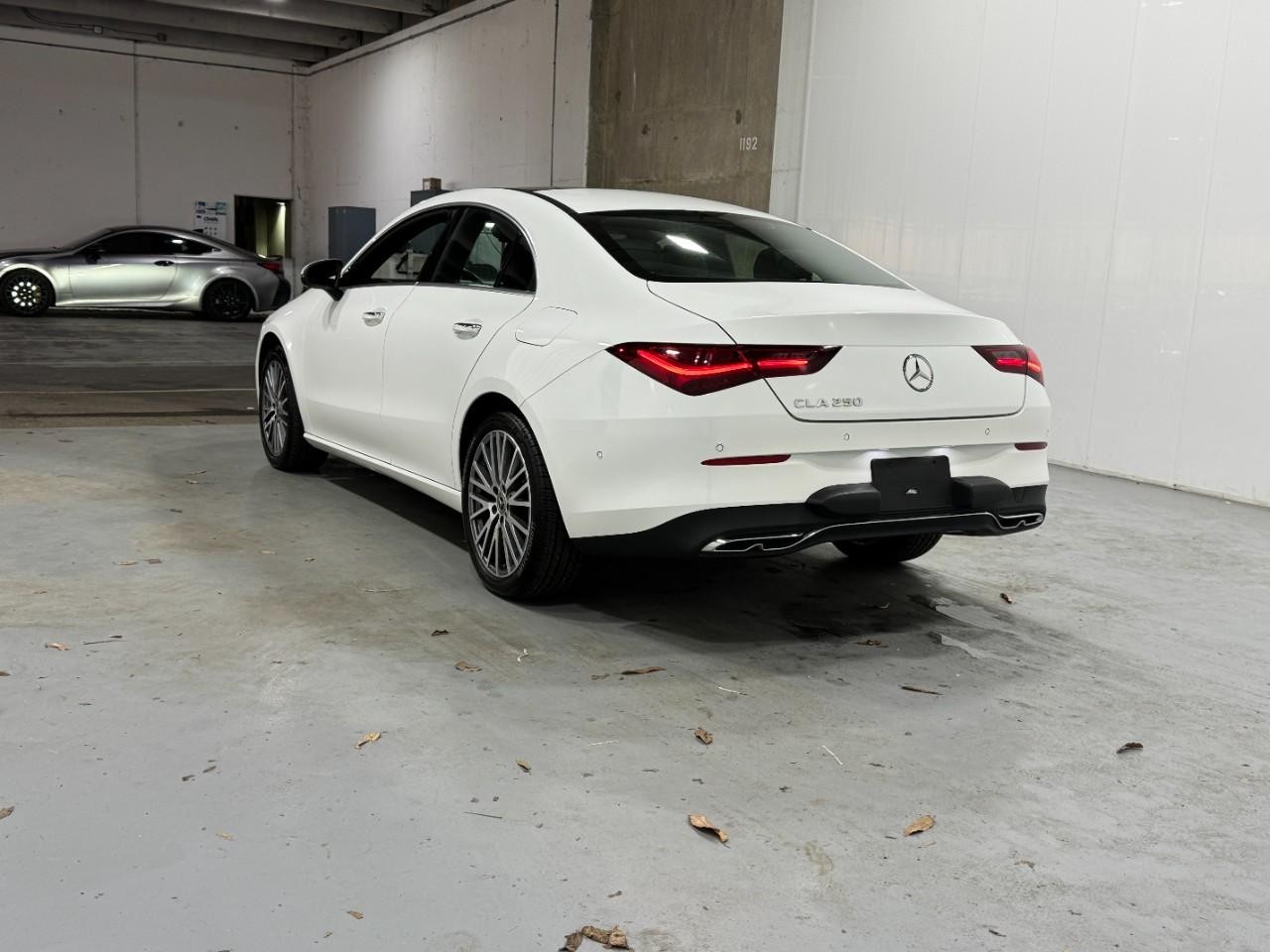 Mercedes-Benz CLA Vehicle Full-screen Gallery Image 3