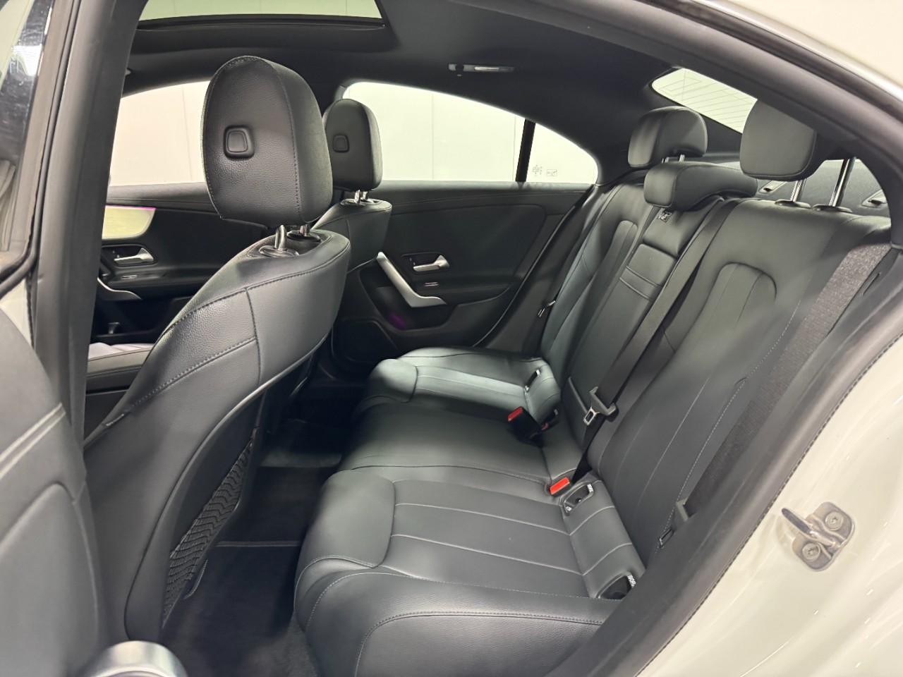 Mercedes-Benz CLA Vehicle Full-screen Gallery Image 8