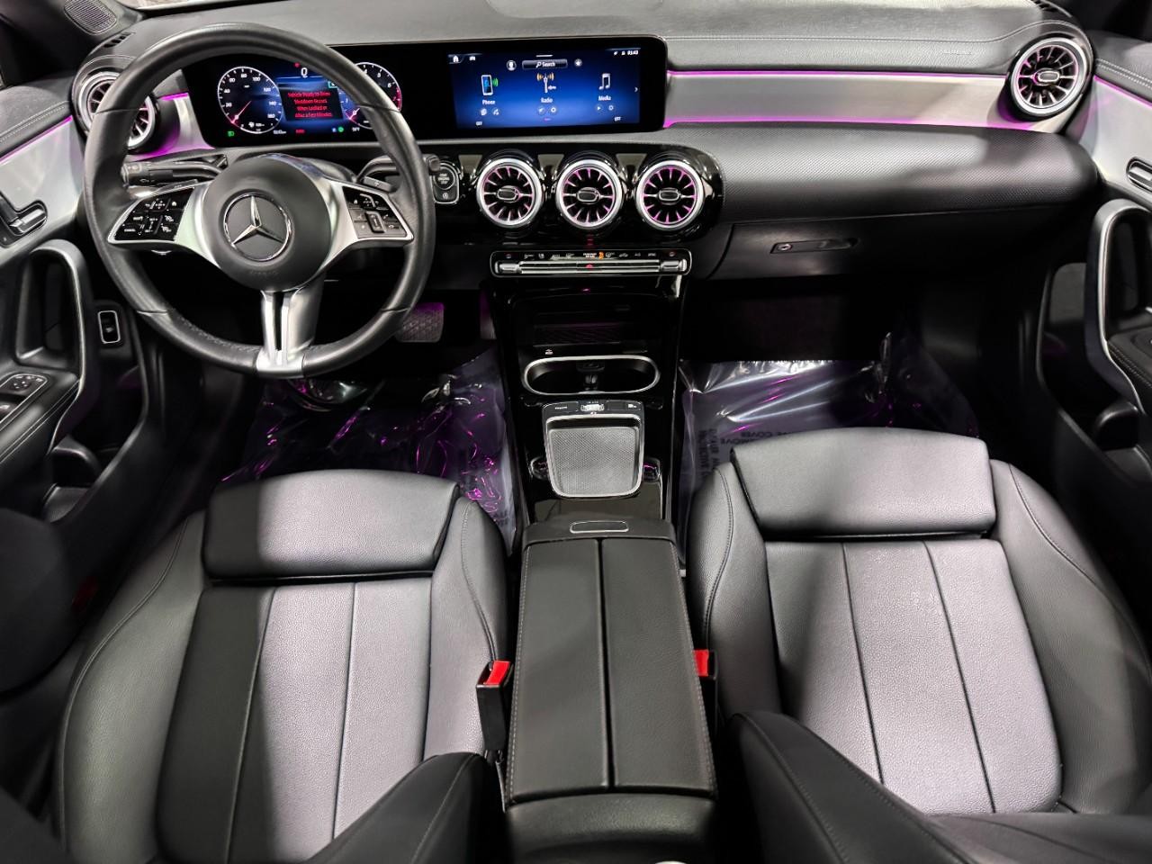 Mercedes-Benz CLA Vehicle Full-screen Gallery Image 12