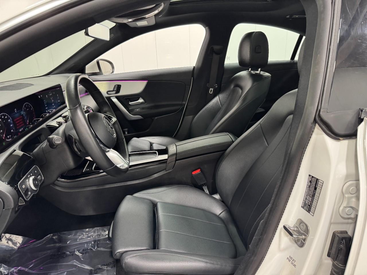 Mercedes-Benz CLA Vehicle Full-screen Gallery Image 28