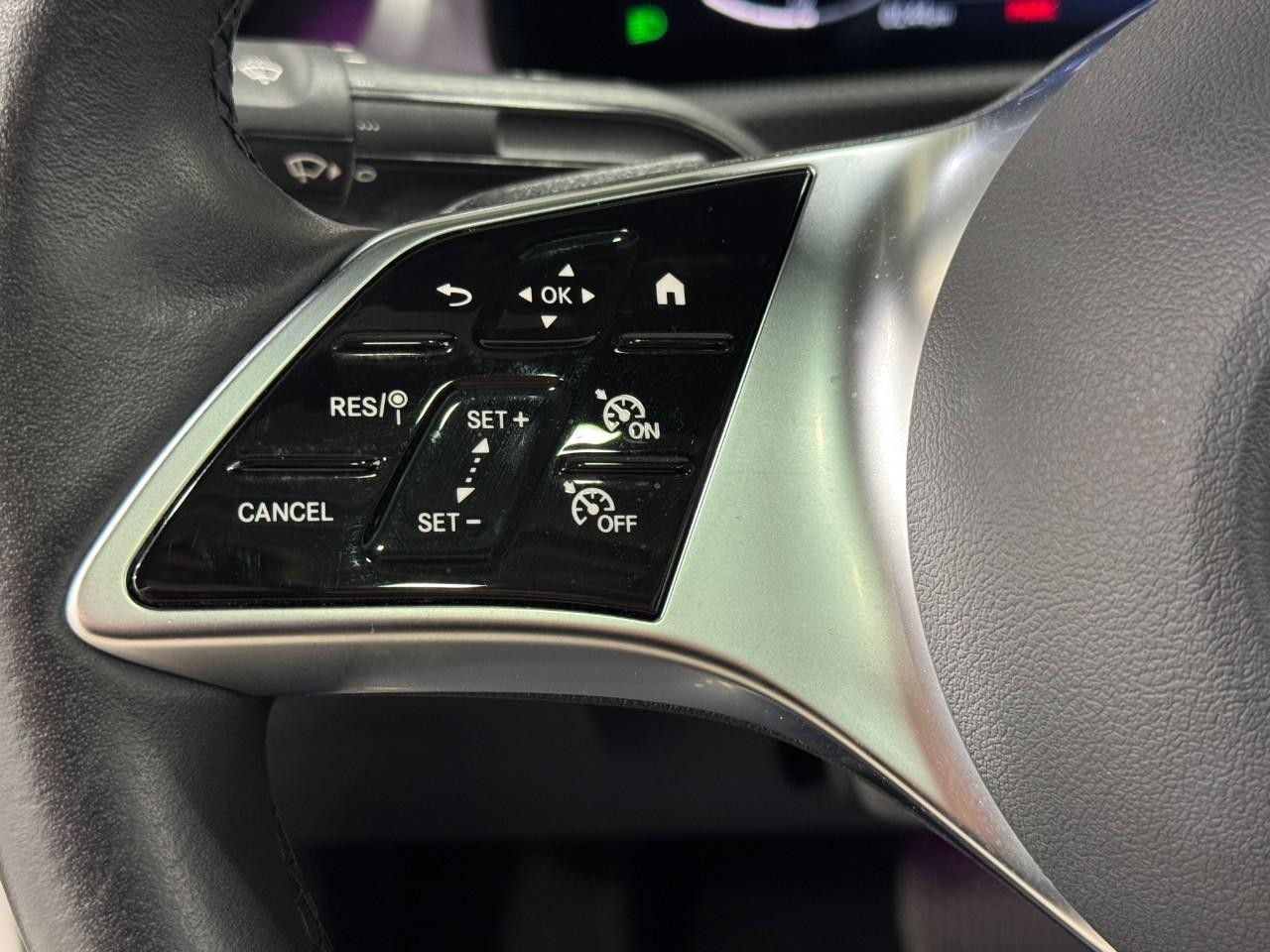 Mercedes-Benz CLA Vehicle Full-screen Gallery Image 32