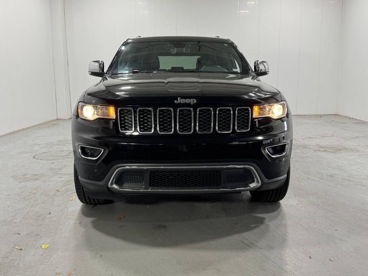 Jeep Grand Cherokee Vehicle Full-screen Gallery Image 7