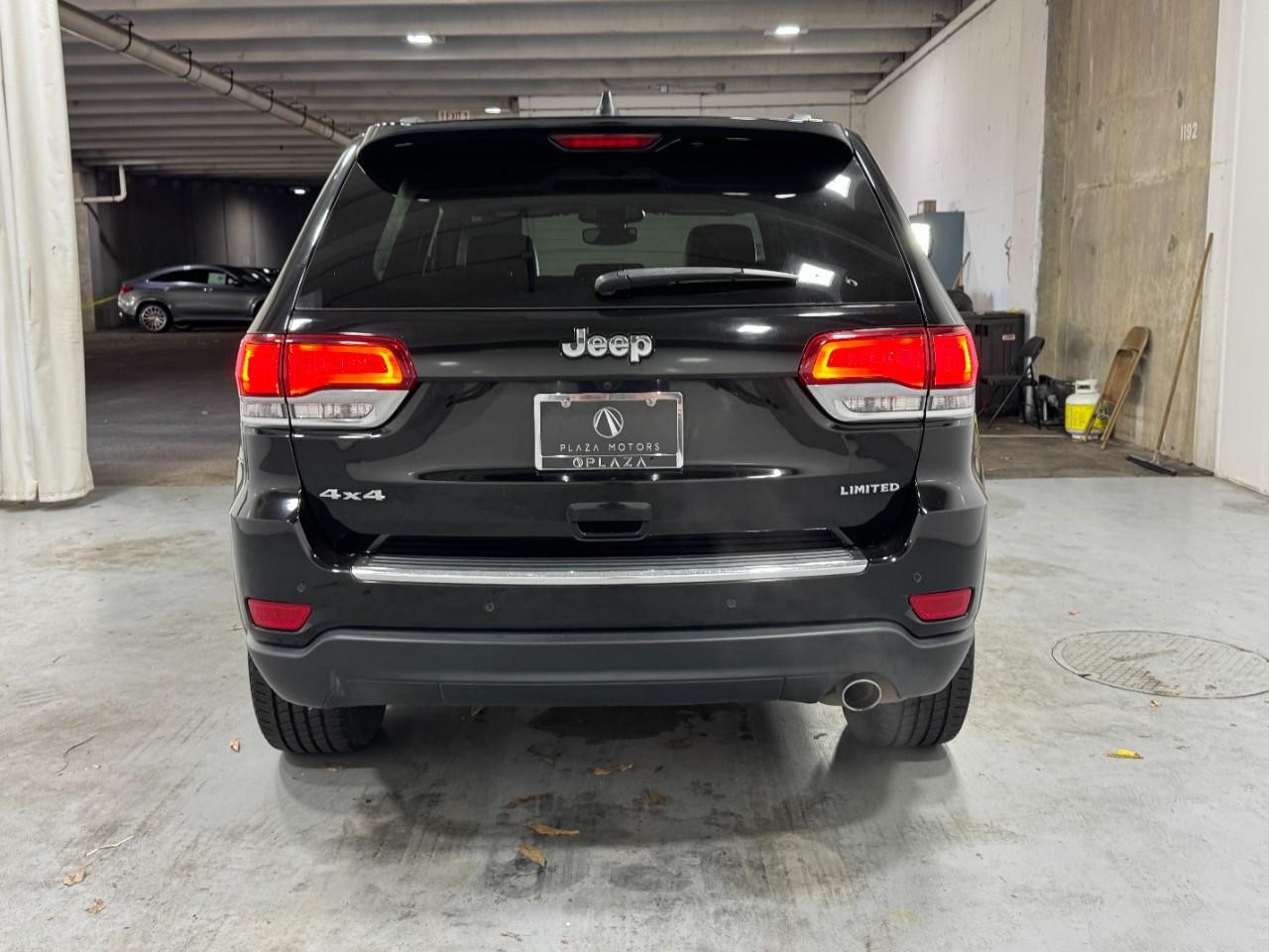 Jeep Grand Cherokee Vehicle Full-screen Gallery Image 9