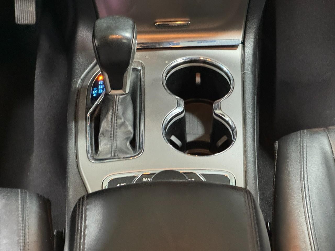 Jeep Grand Cherokee Vehicle Full-screen Gallery Image 16