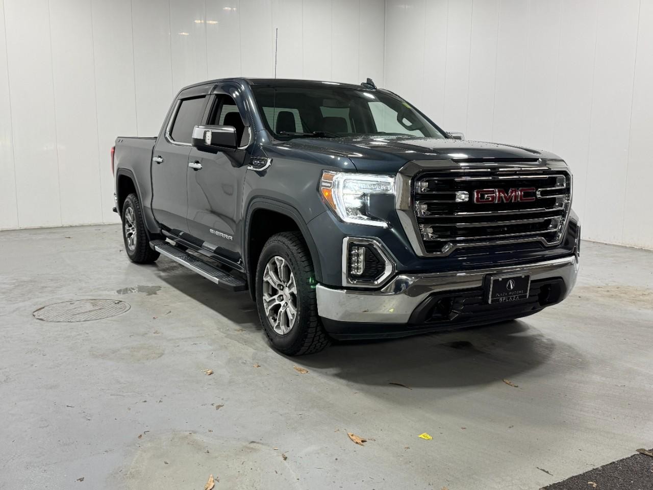 GMC Sierra 1500 Vehicle Full-screen Gallery Image 6