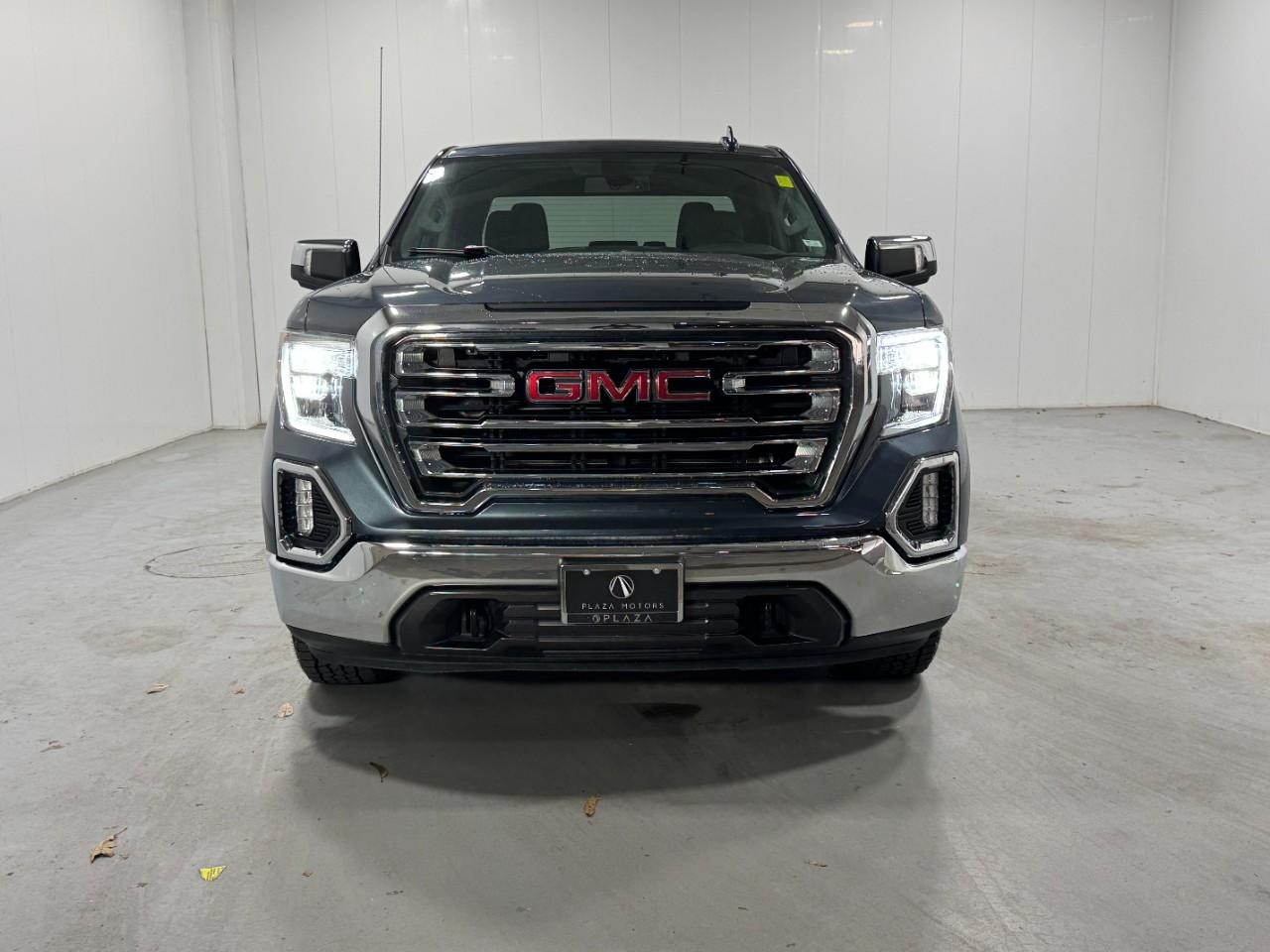 GMC Sierra 1500 Vehicle Full-screen Gallery Image 7
