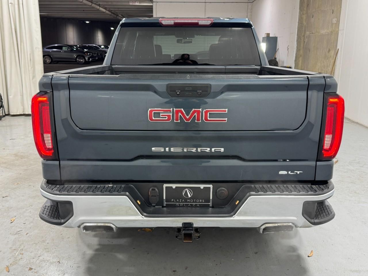 GMC Sierra 1500 Vehicle Full-screen Gallery Image 9