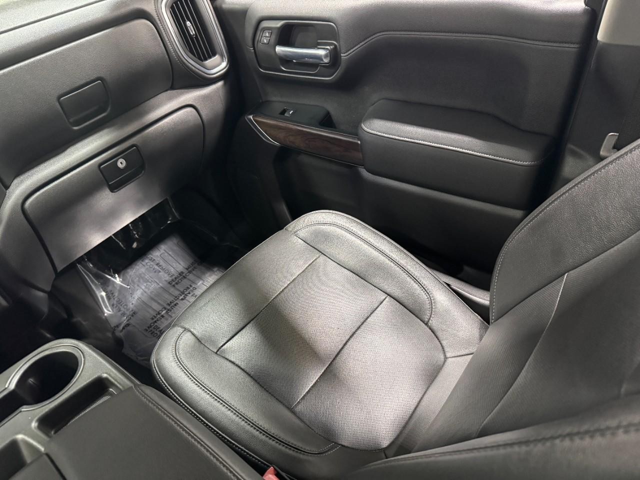 GMC Sierra 1500 Vehicle Full-screen Gallery Image 15