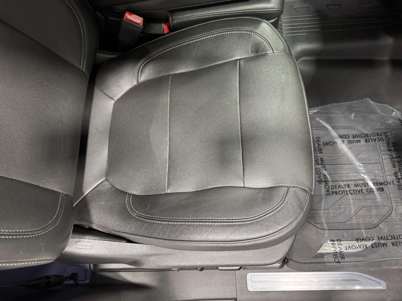 GMC Sierra 1500 Vehicle Full-screen Gallery Image 17