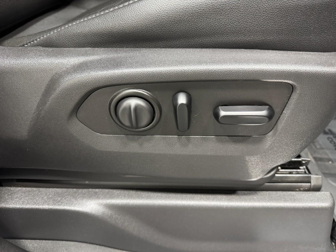 GMC Sierra 1500 Vehicle Full-screen Gallery Image 18