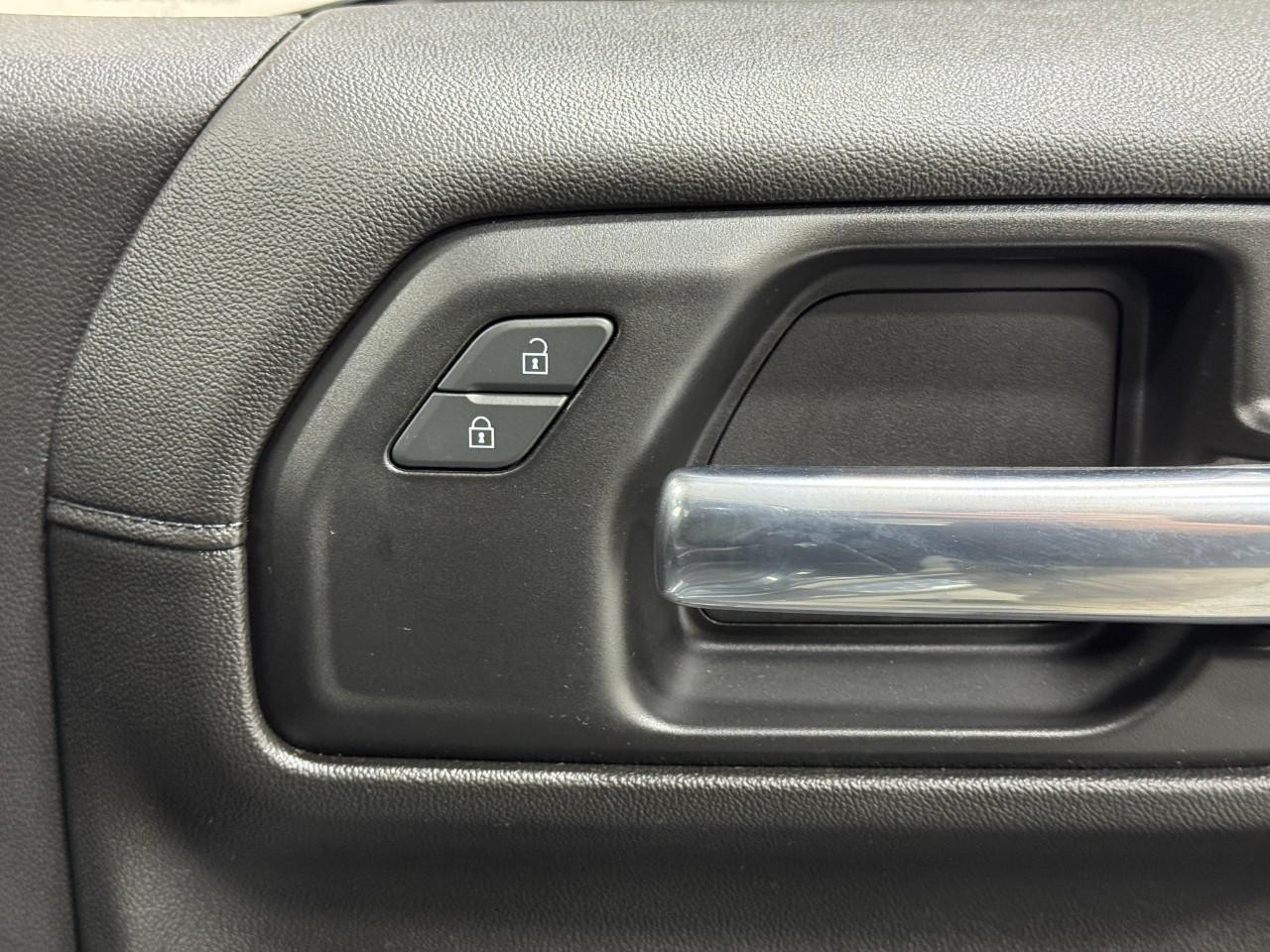 GMC Sierra 1500 Vehicle Full-screen Gallery Image 19