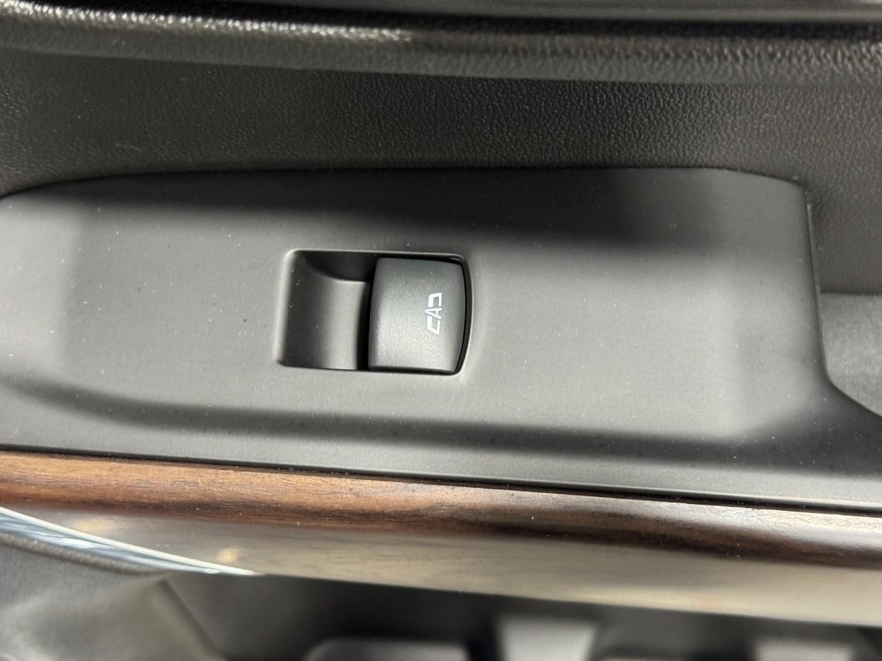 GMC Sierra 1500 Vehicle Full-screen Gallery Image 20