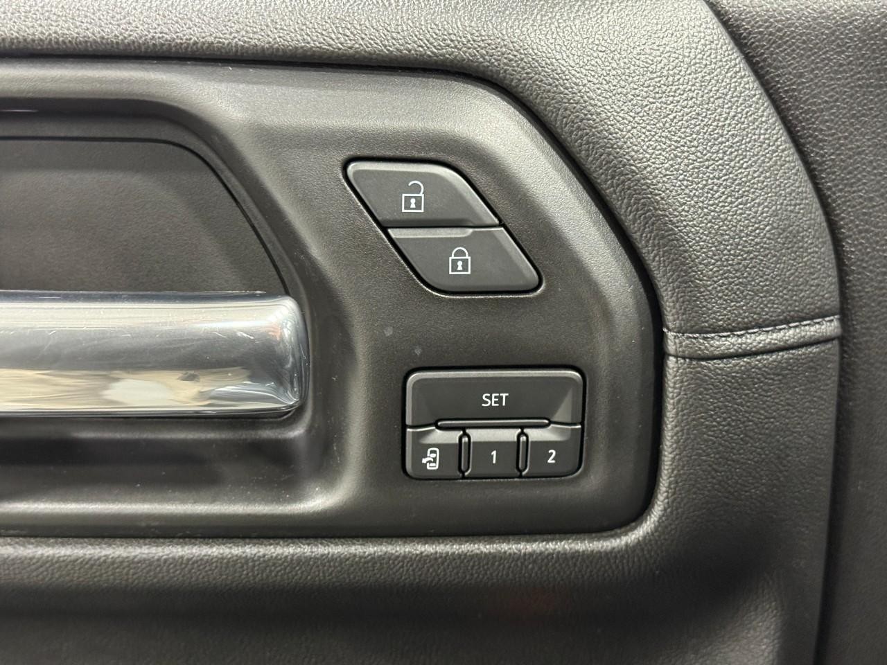 GMC Sierra 1500 Vehicle Full-screen Gallery Image 21