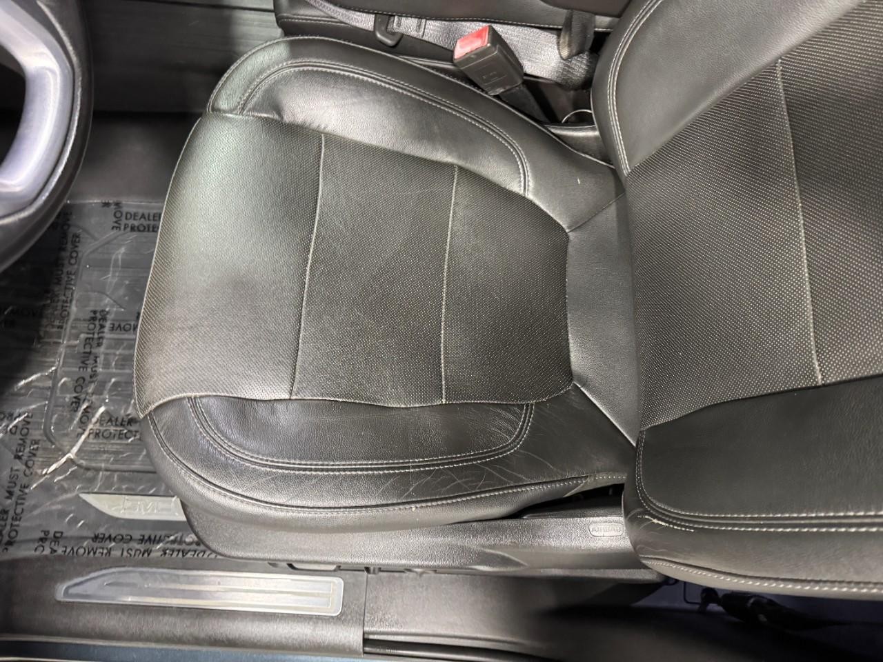 GMC Sierra 1500 Vehicle Full-screen Gallery Image 24