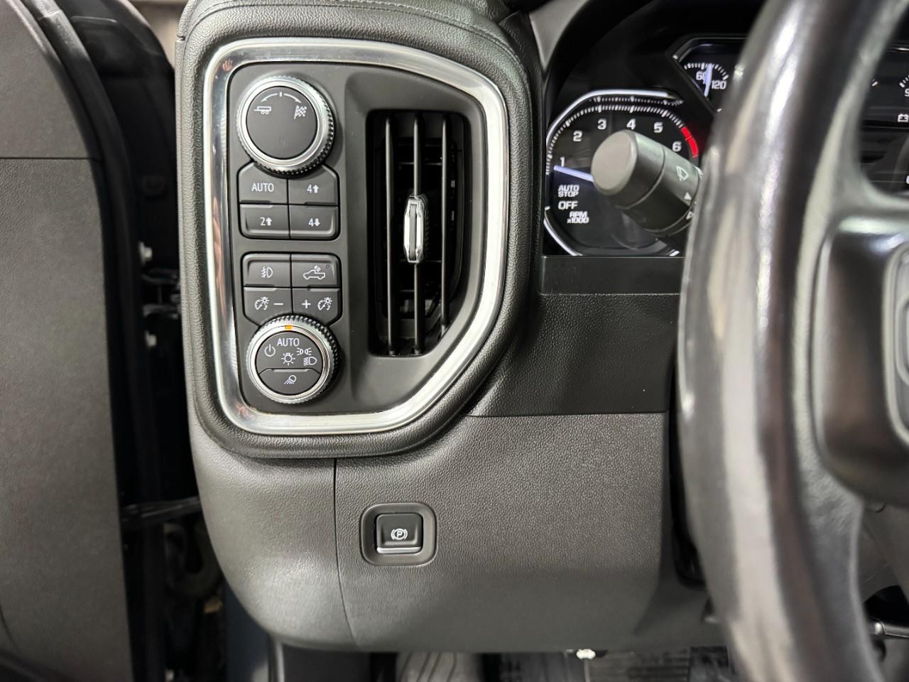 GMC Sierra 1500 Vehicle Full-screen Gallery Image 26