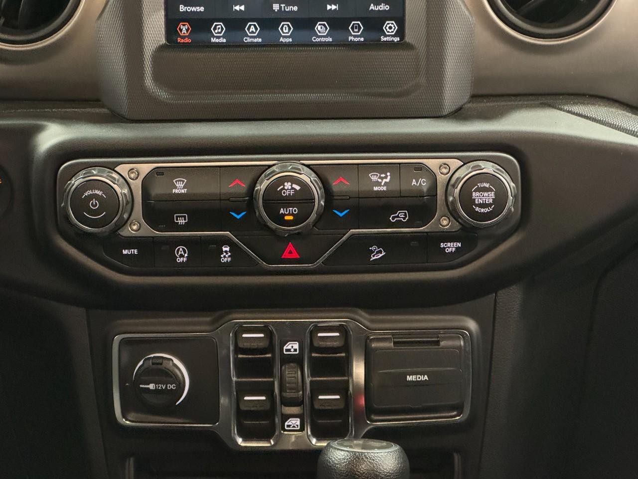 Jeep Wrangler Vehicle Full-screen Gallery Image 14