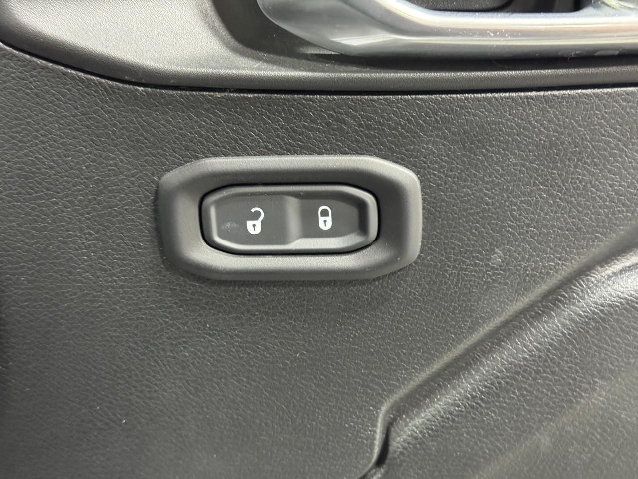 Jeep Wrangler Vehicle Full-screen Gallery Image 21