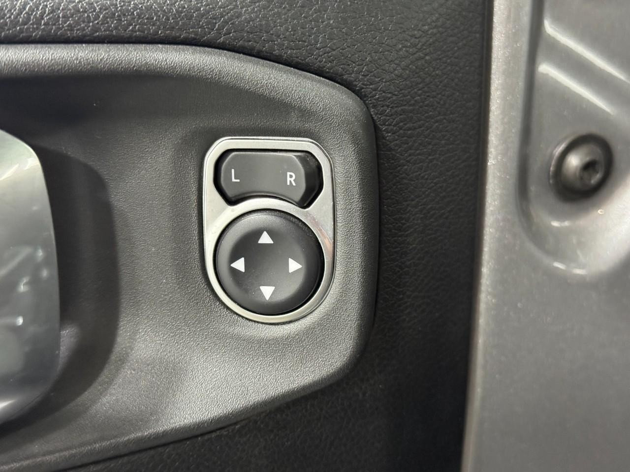 Jeep Wrangler Vehicle Full-screen Gallery Image 22