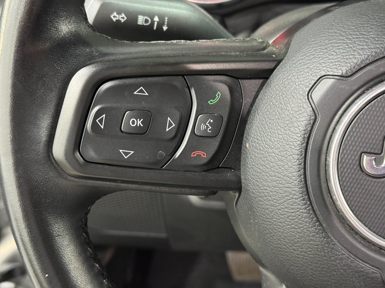 Jeep Wrangler Vehicle Full-screen Gallery Image 29