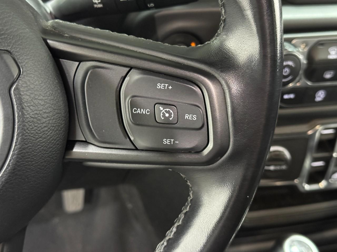 Jeep Wrangler Vehicle Full-screen Gallery Image 30