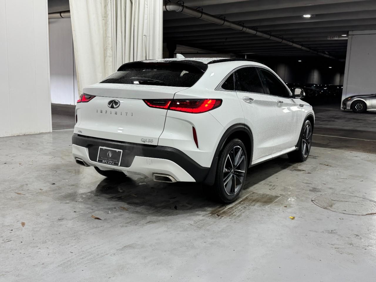 INFINITI QX55 Vehicle Full-screen Gallery Image 4