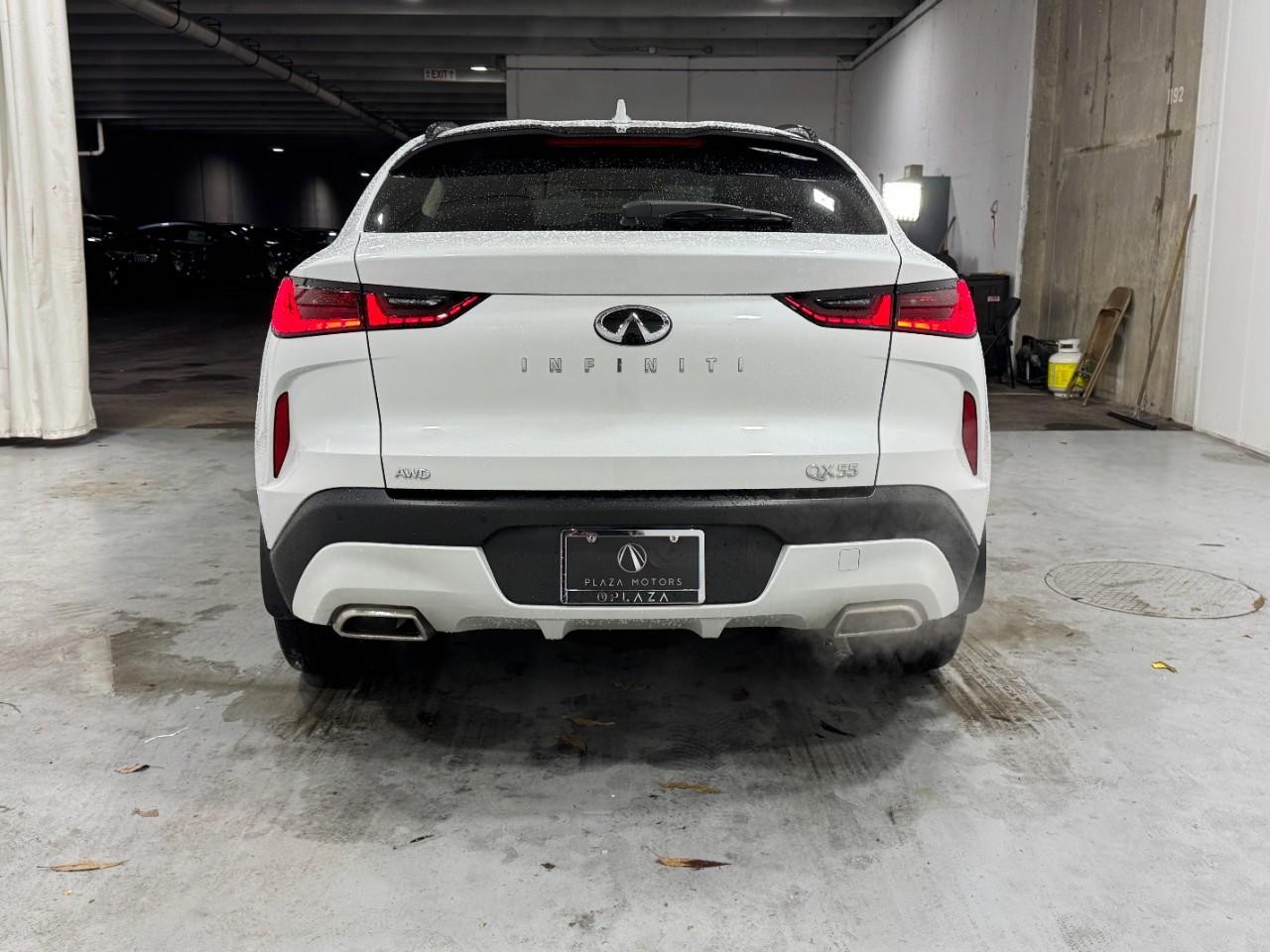 INFINITI QX55 Vehicle Full-screen Gallery Image 9