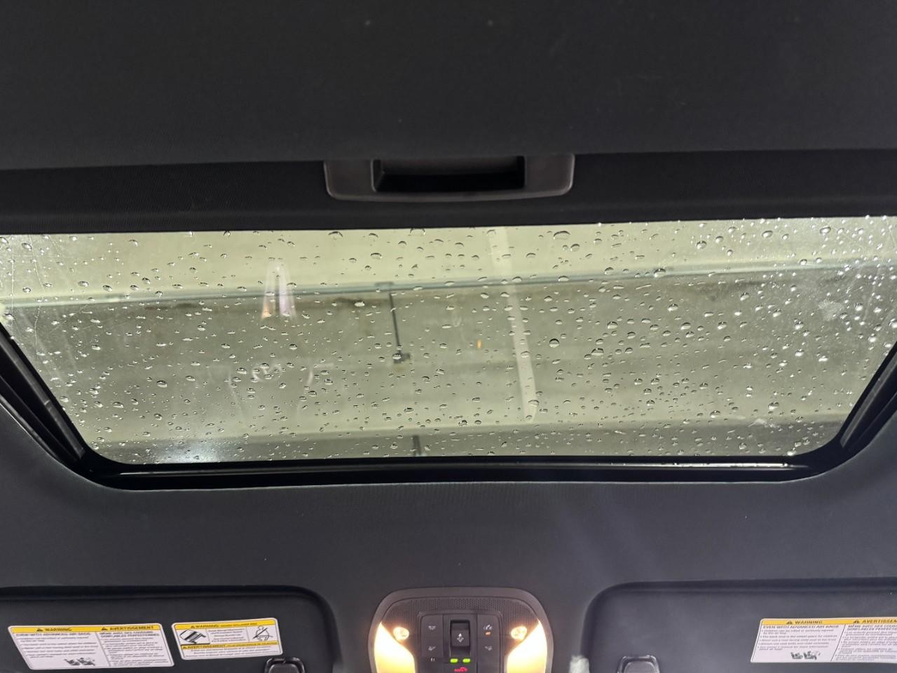 INFINITI QX55 Vehicle Full-screen Gallery Image 11