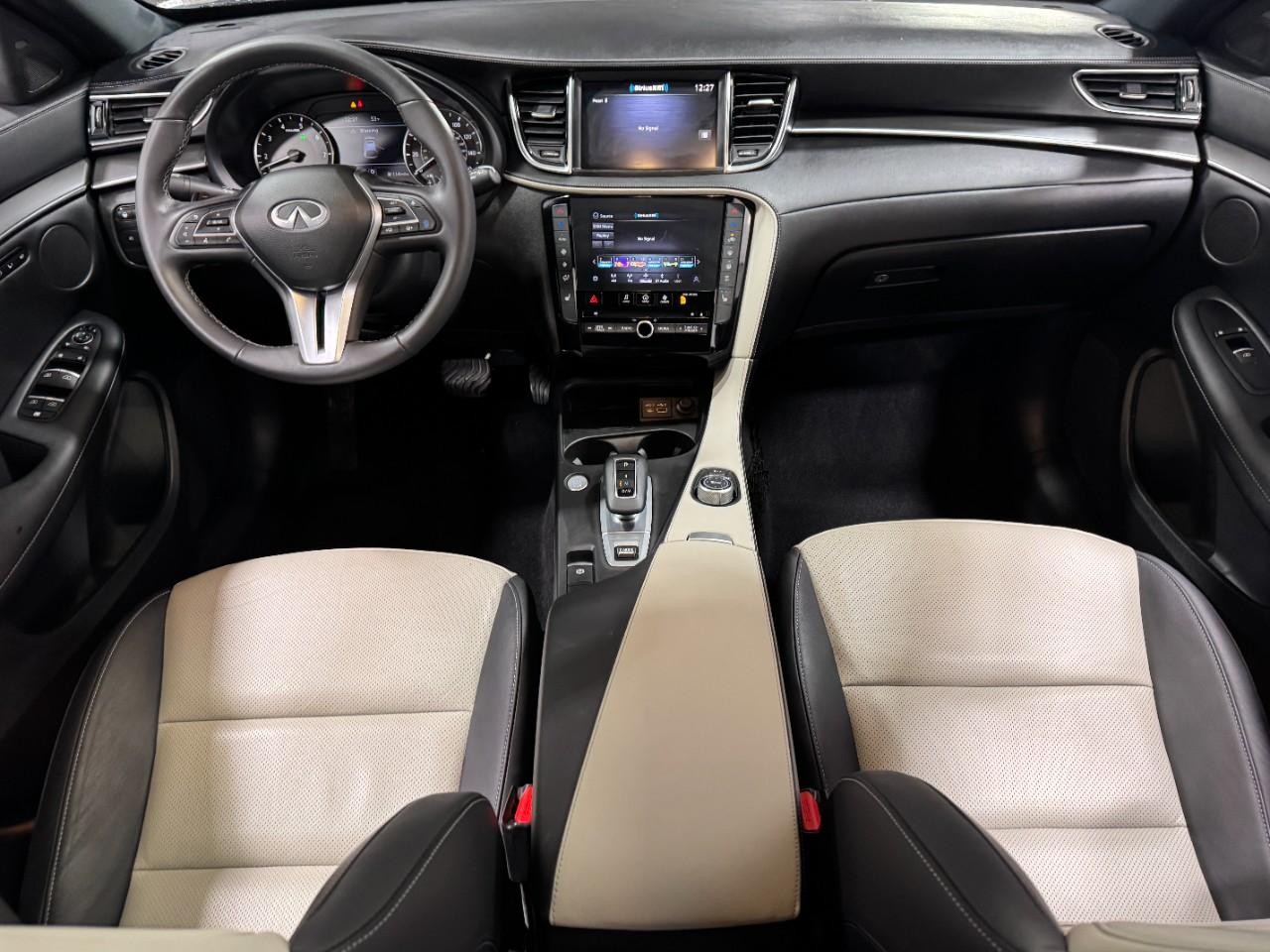 INFINITI QX55 Vehicle Full-screen Gallery Image 12