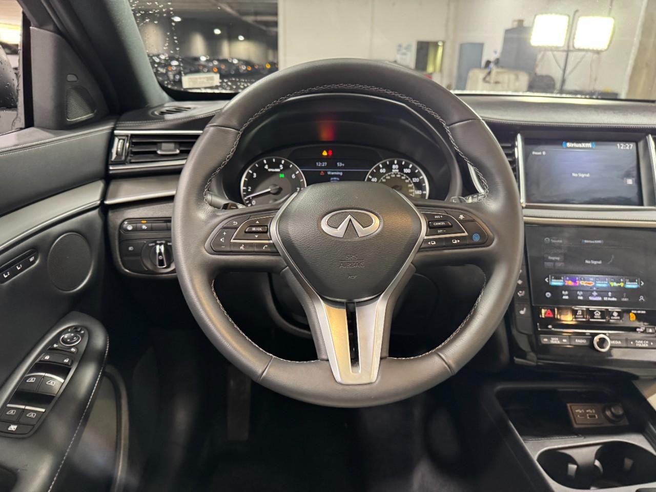 INFINITI QX55 Vehicle Full-screen Gallery Image 13