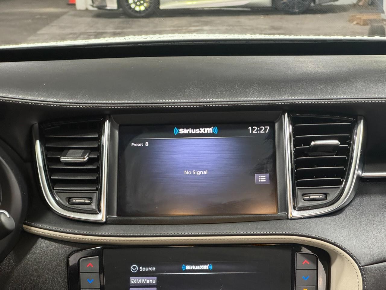 INFINITI QX55 Vehicle Full-screen Gallery Image 14