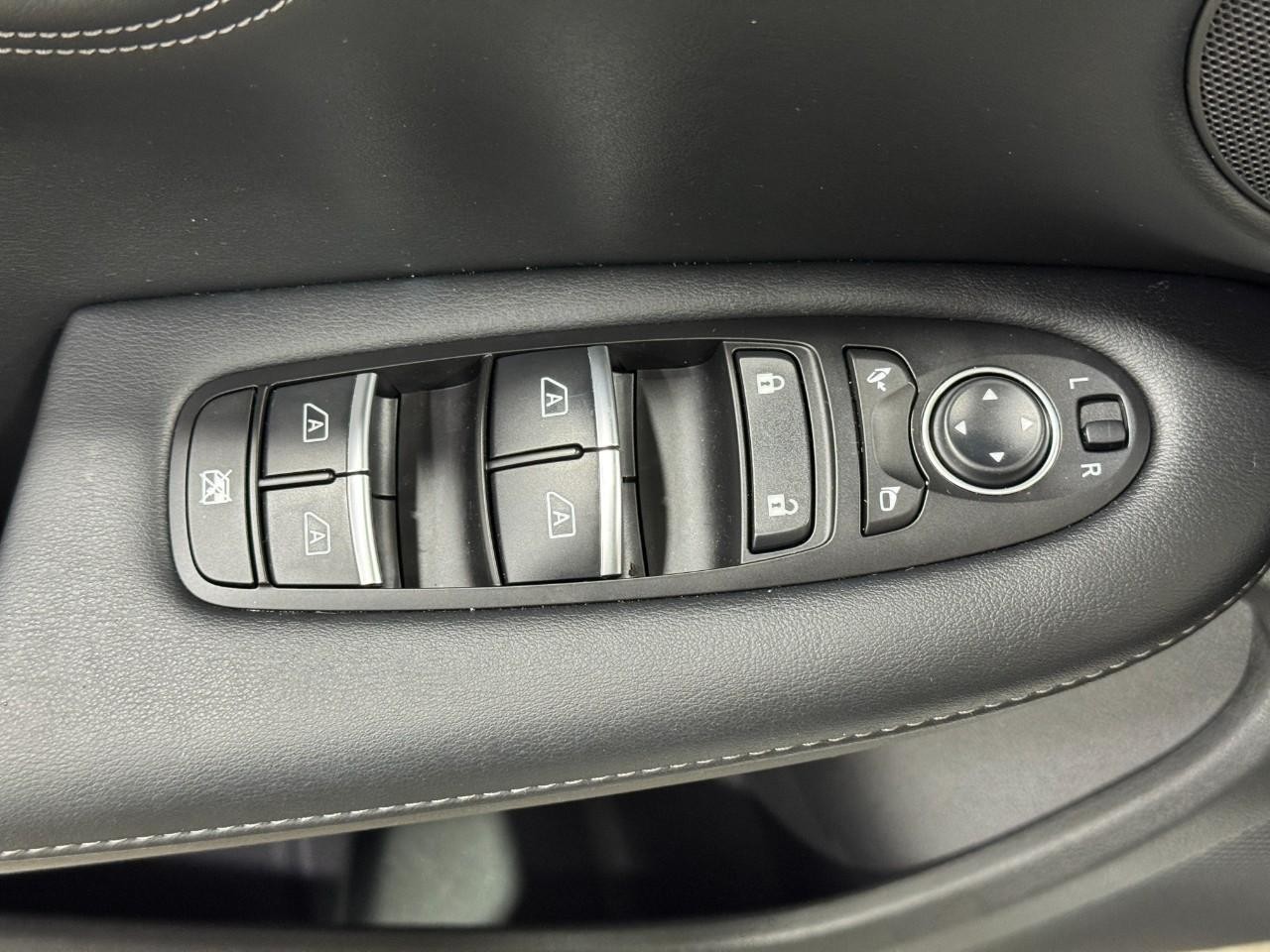 INFINITI QX55 Vehicle Full-screen Gallery Image 23